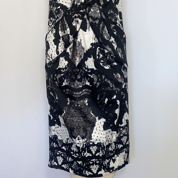 Just Cavalli Dress Black/ White Abstract Sheath Style Silk NWOT U.S.6 - Picture 4 of 10